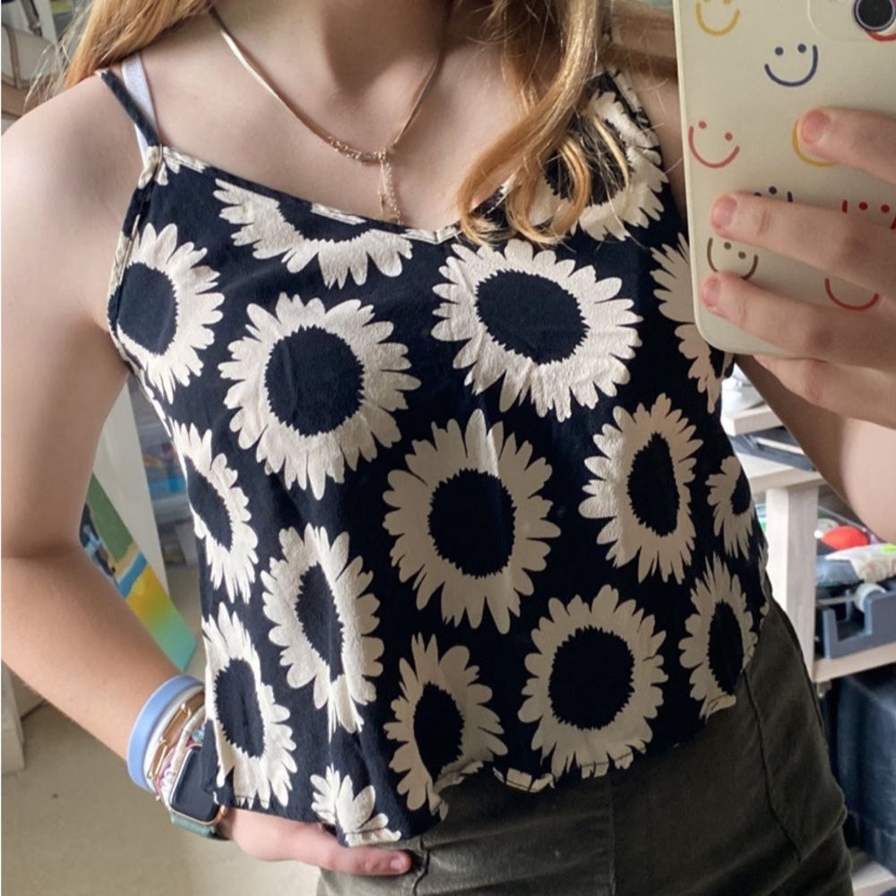 Forever 21 Sunflower tank top - Picture 2 of 2